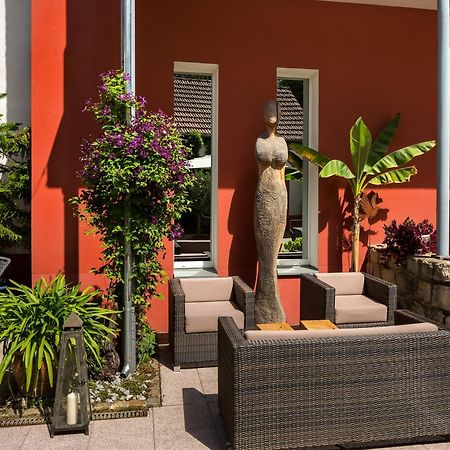 Wirtshaus & Hotel Goldener Greif Edelsfeld Ngoại thất bức ảnh