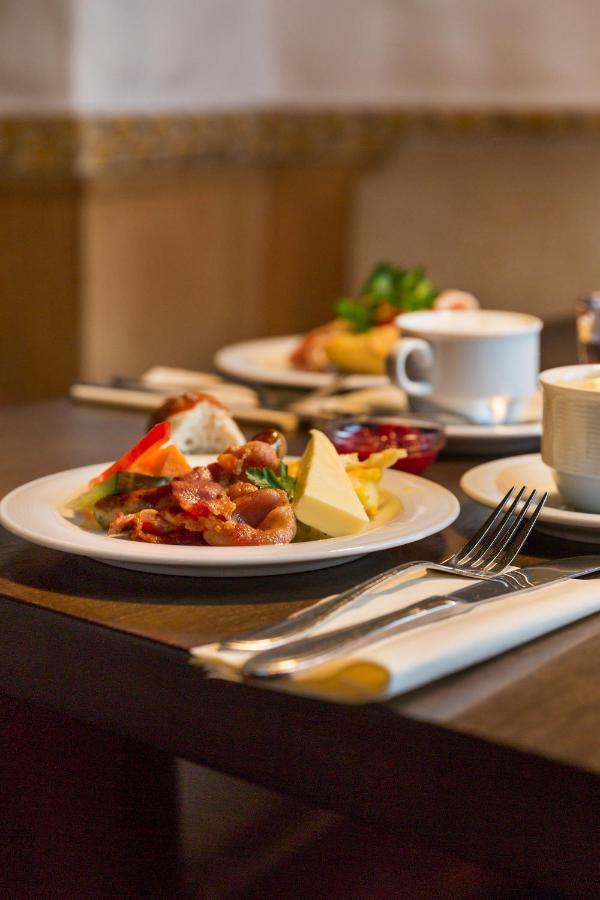 Wirtshaus & Hotel Goldener Greif Edelsfeld Ngoại thất bức ảnh