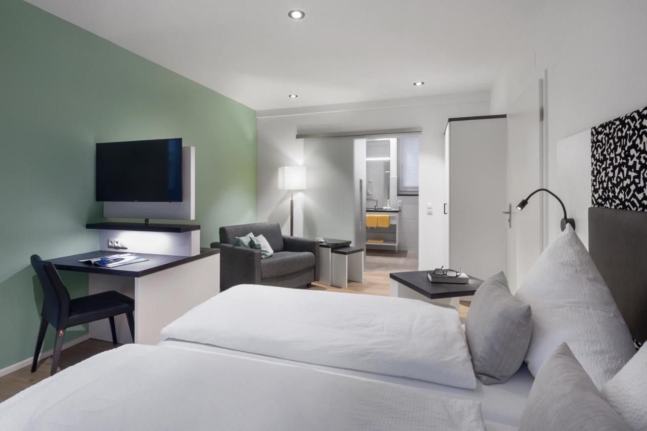 Wirtshaus & Hotel Goldener Greif Edelsfeld Ngoại thất bức ảnh