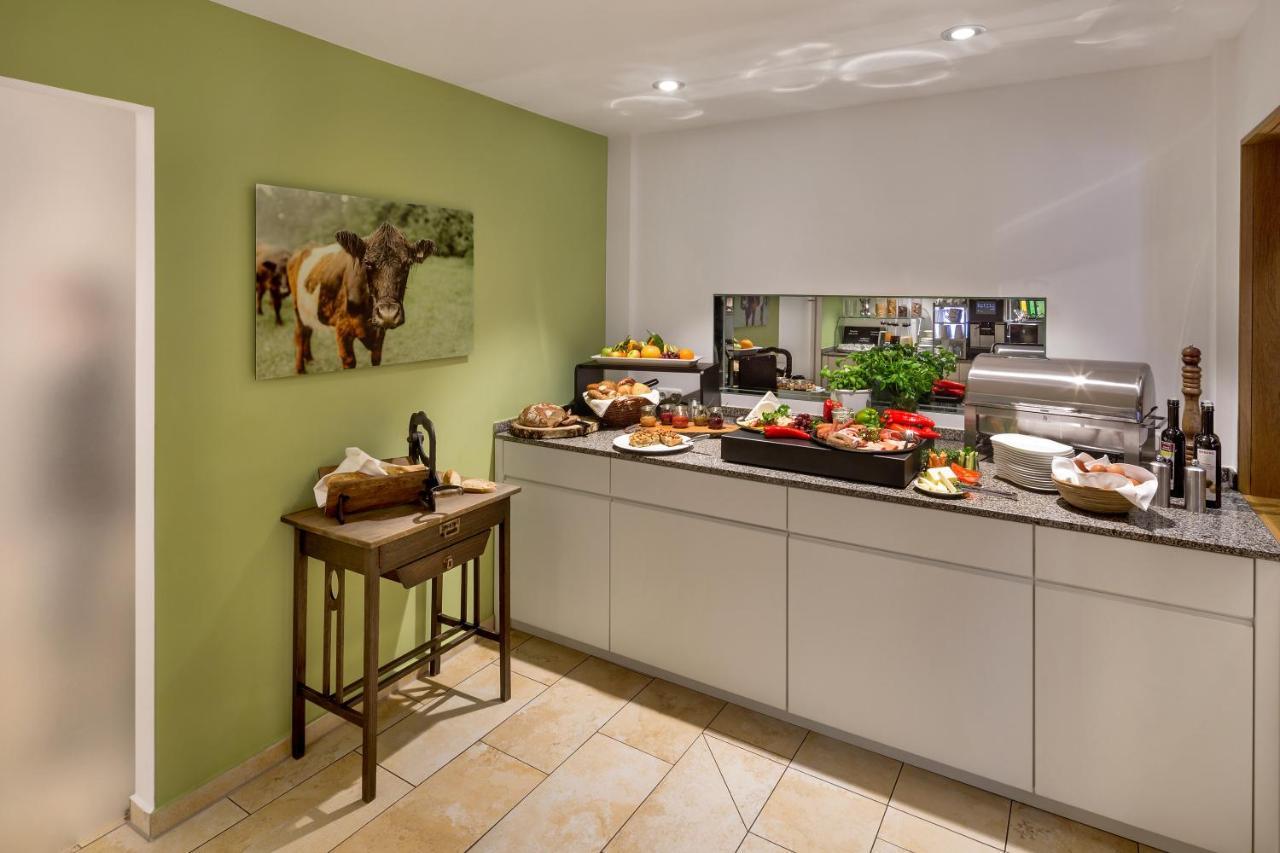 Wirtshaus & Hotel Goldener Greif Edelsfeld Ngoại thất bức ảnh