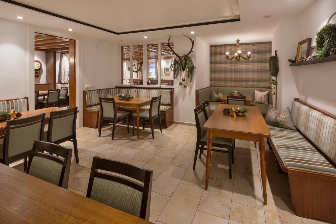 Wirtshaus & Hotel Goldener Greif Edelsfeld Ngoại thất bức ảnh
