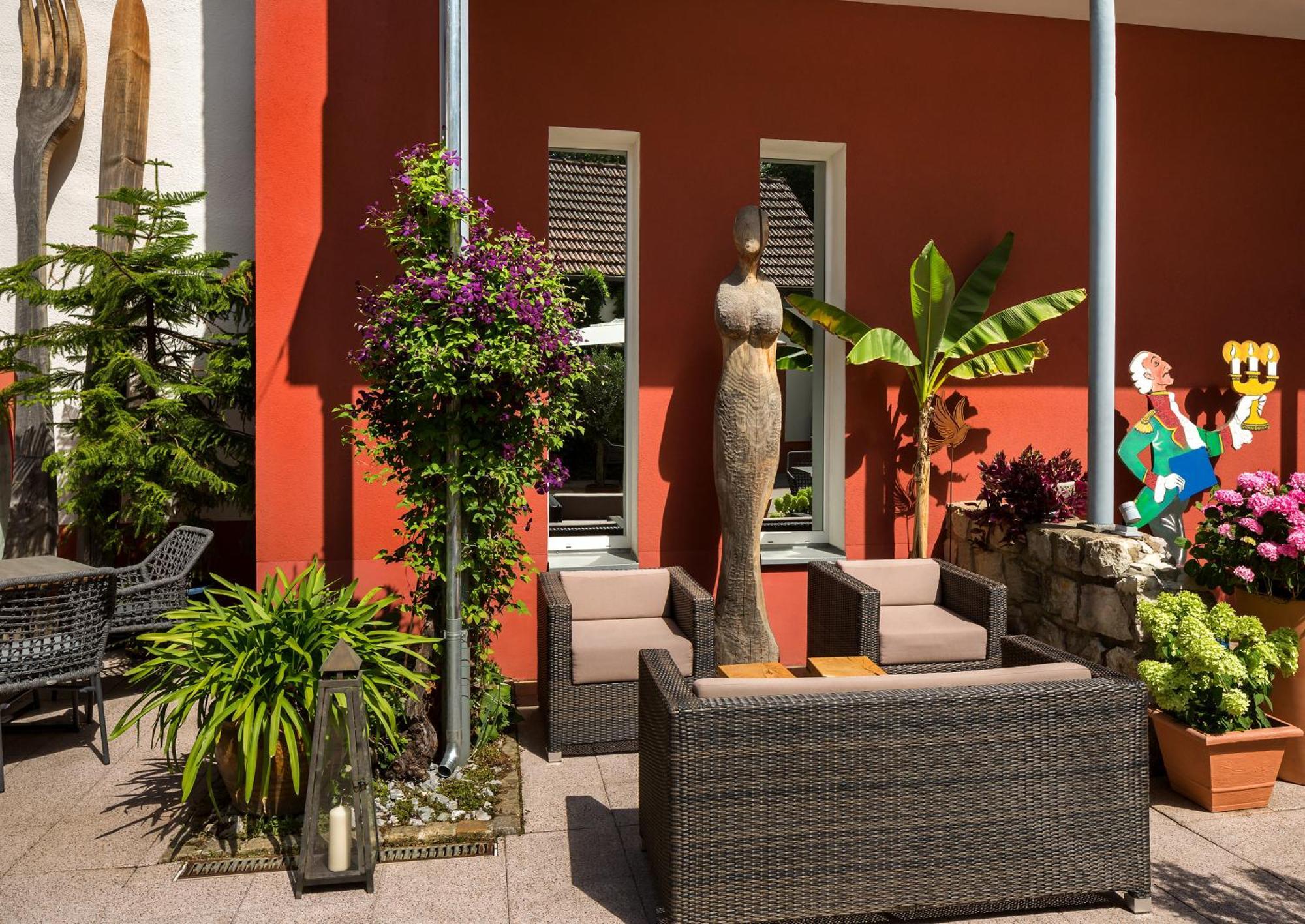 Wirtshaus & Hotel Goldener Greif Edelsfeld Ngoại thất bức ảnh