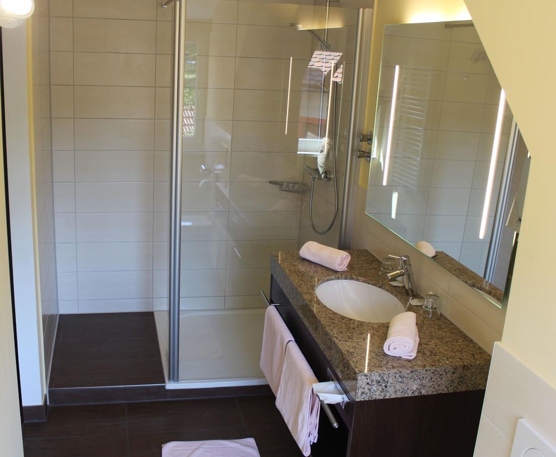 Wirtshaus & Hotel Goldener Greif Edelsfeld Ngoại thất bức ảnh