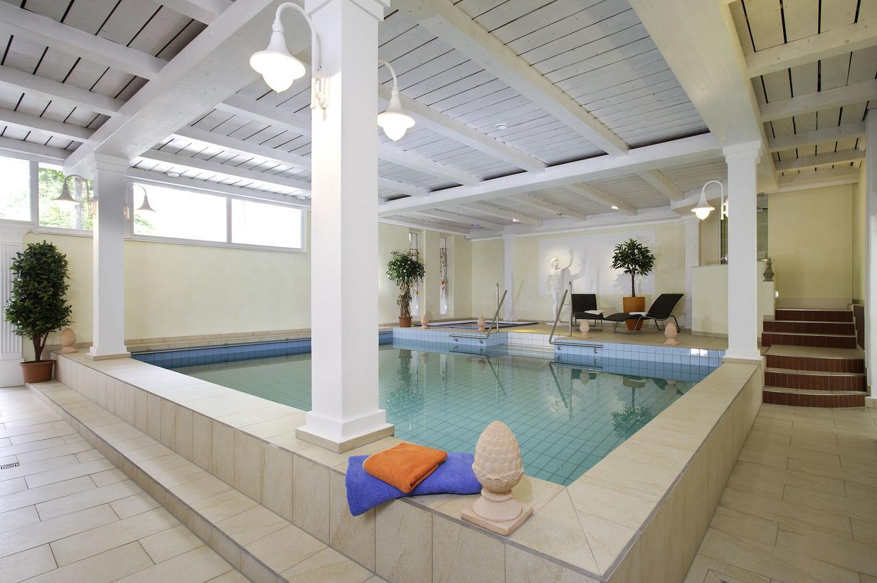 Wirtshaus & Hotel Goldener Greif Edelsfeld Ngoại thất bức ảnh