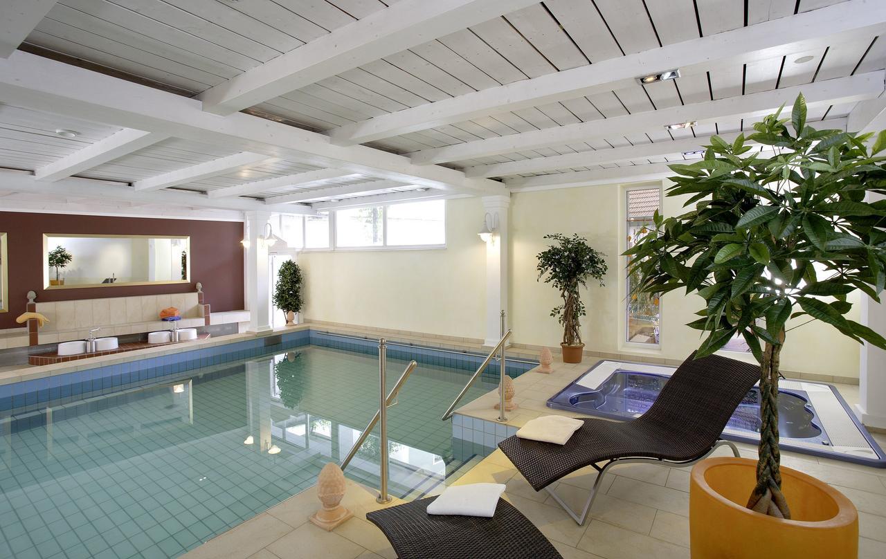 Wirtshaus & Hotel Goldener Greif Edelsfeld Ngoại thất bức ảnh
